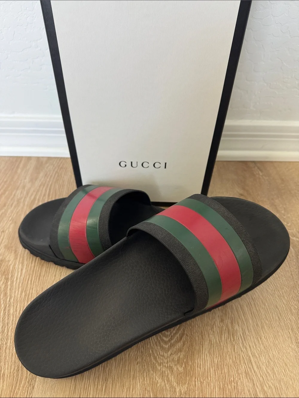 Gucci Men’s Black Slides with Green and Red Web Stripe